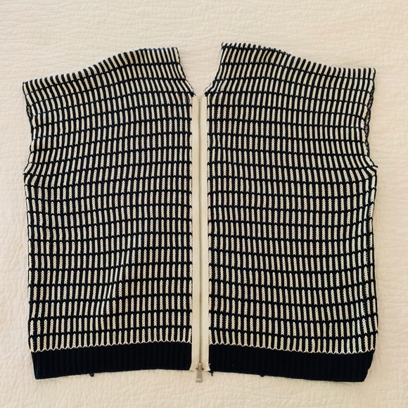 Free People sweater with zip back - Picture 2 of 2